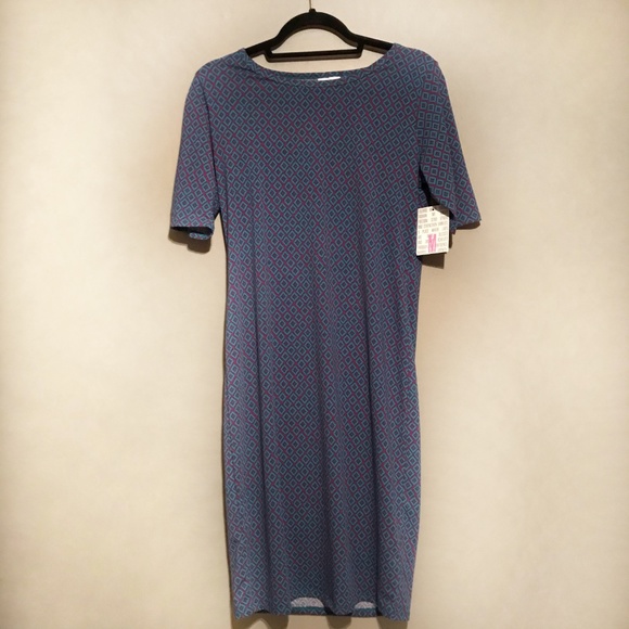 LuLaRoe Dresses & Skirts - NWT LuLaRoe Julia Dress M Medium Diamond Pattern